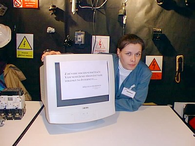 Monitor vydával zprávy tradičně písmem ... Monitor vydával zprávy tradičně písmem ...