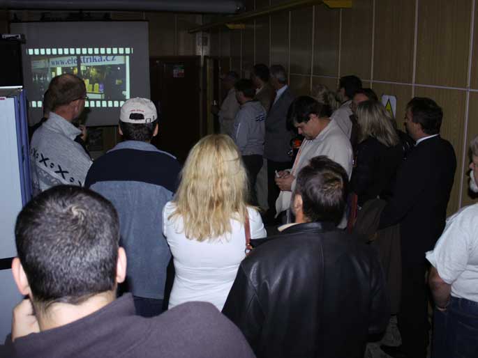 Geneze společnosti ve čtyřech filmových dílech