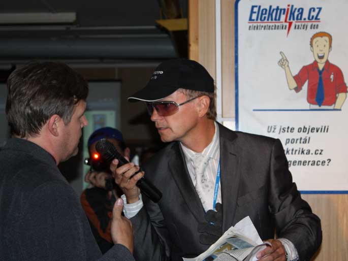 Marek Zahradníček jako úřední prudící investigativec