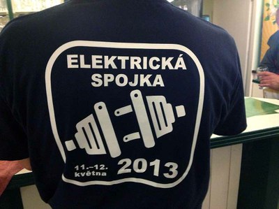 Kolemjdoucí turisté záviděli toto výroční tričko