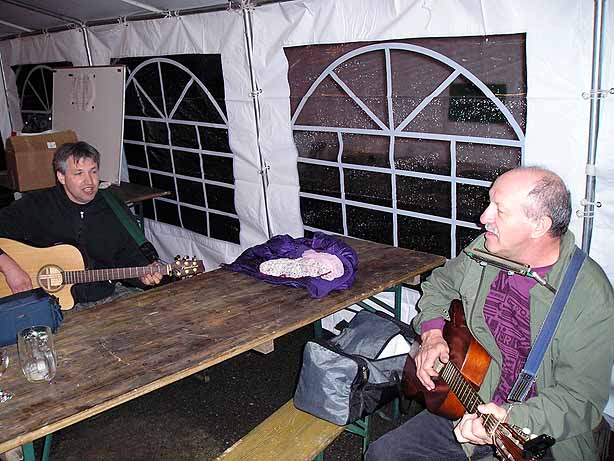 Na kytaru Jan Franěk a Michal Ingeli