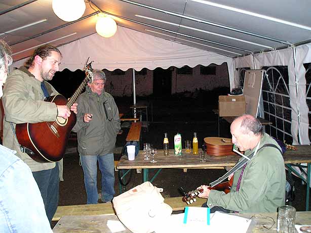 Na kytaru Oldřich Morávek, Vláďa Brok a Michal Ingeli