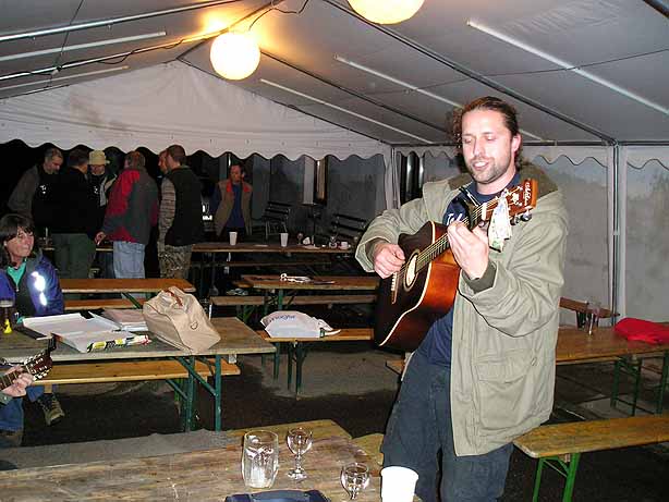 Na kytaru Oldřich Morávek