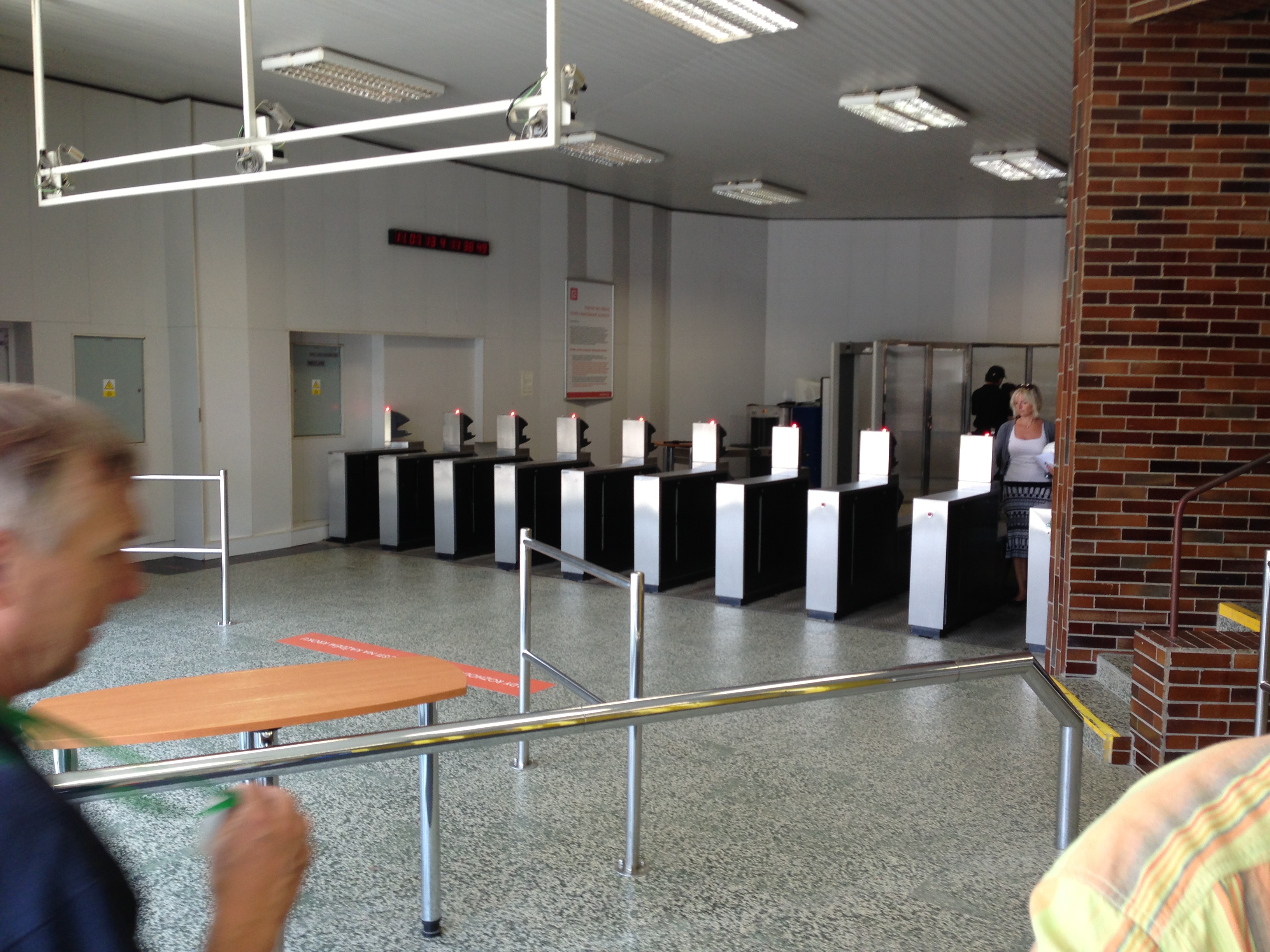 Dukovany 11.7. 2013 turnikety dovnitř